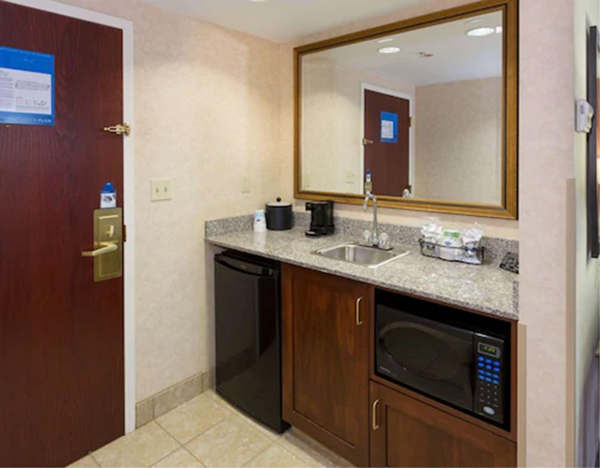 Hampton Inn & Suites Cleveland-Beachwood Eksteriør bilde