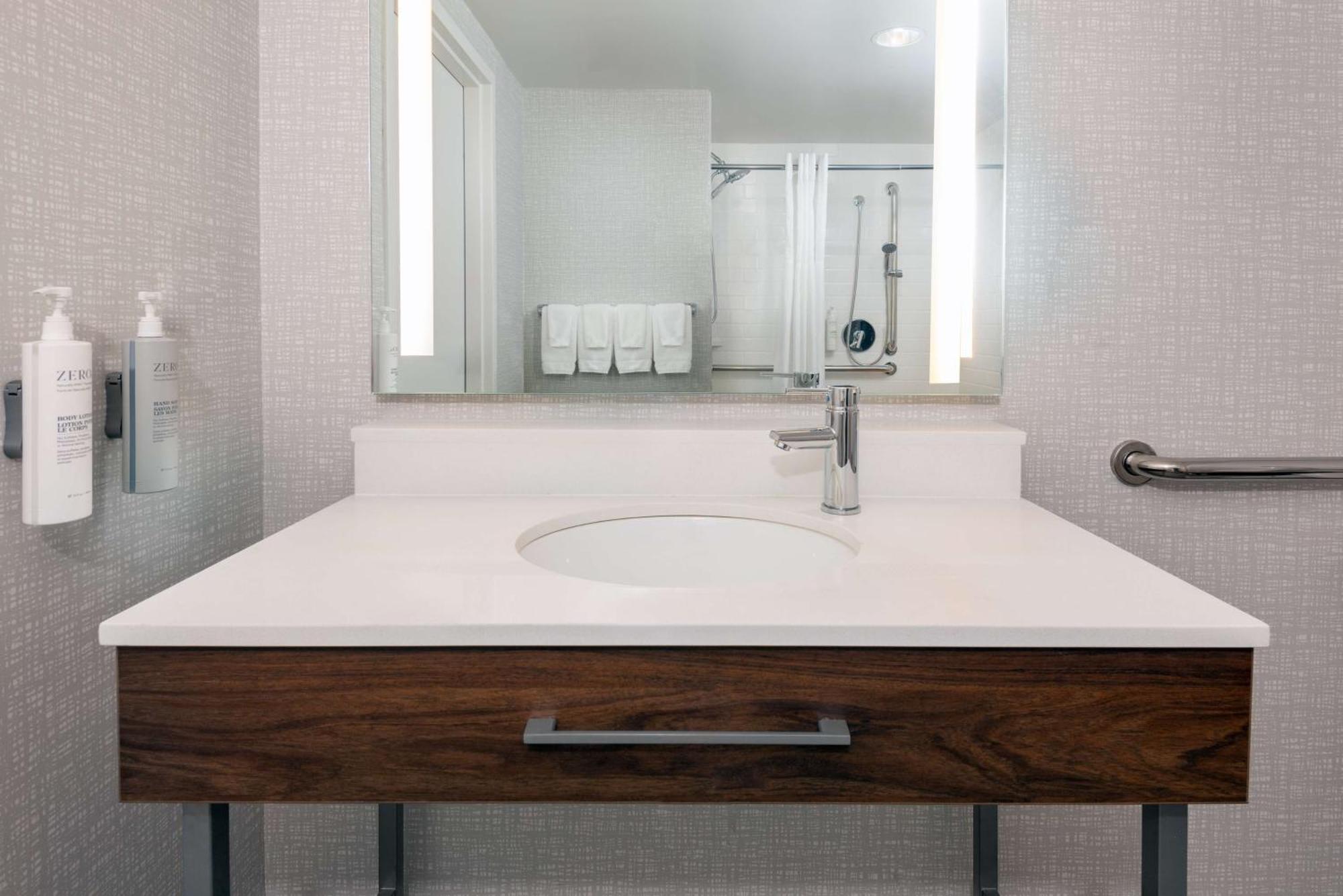 Hampton Inn & Suites Cleveland-Beachwood Eksteriør bilde